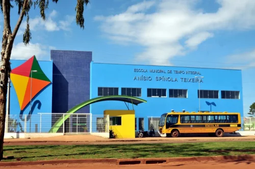Prefeitura de Palmas concede progressões a 400 servidores da educação